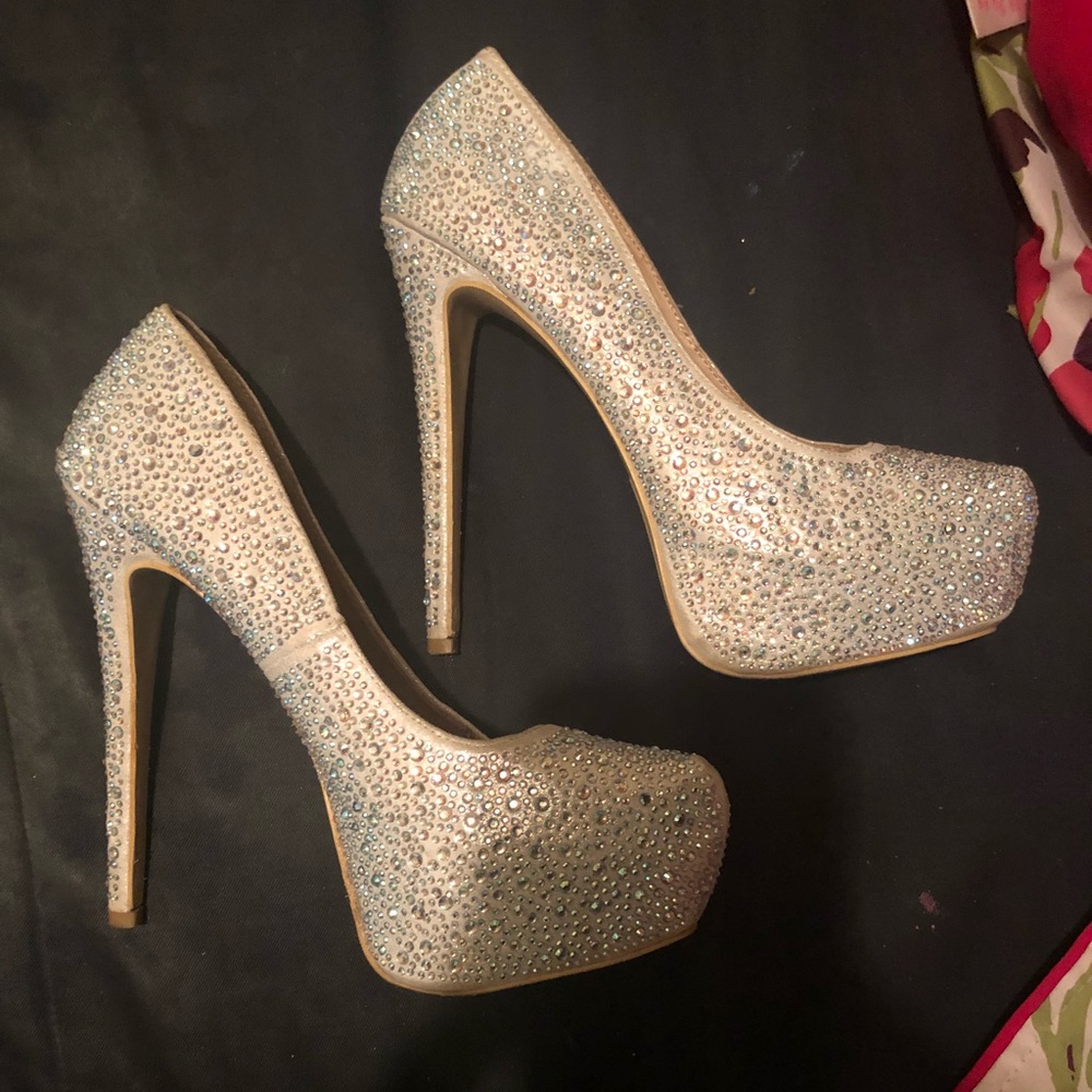 Glittery heels😍😍😍